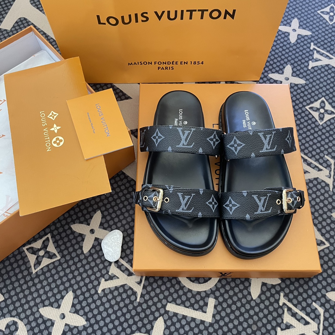 Classic sandals (a personal favorite)