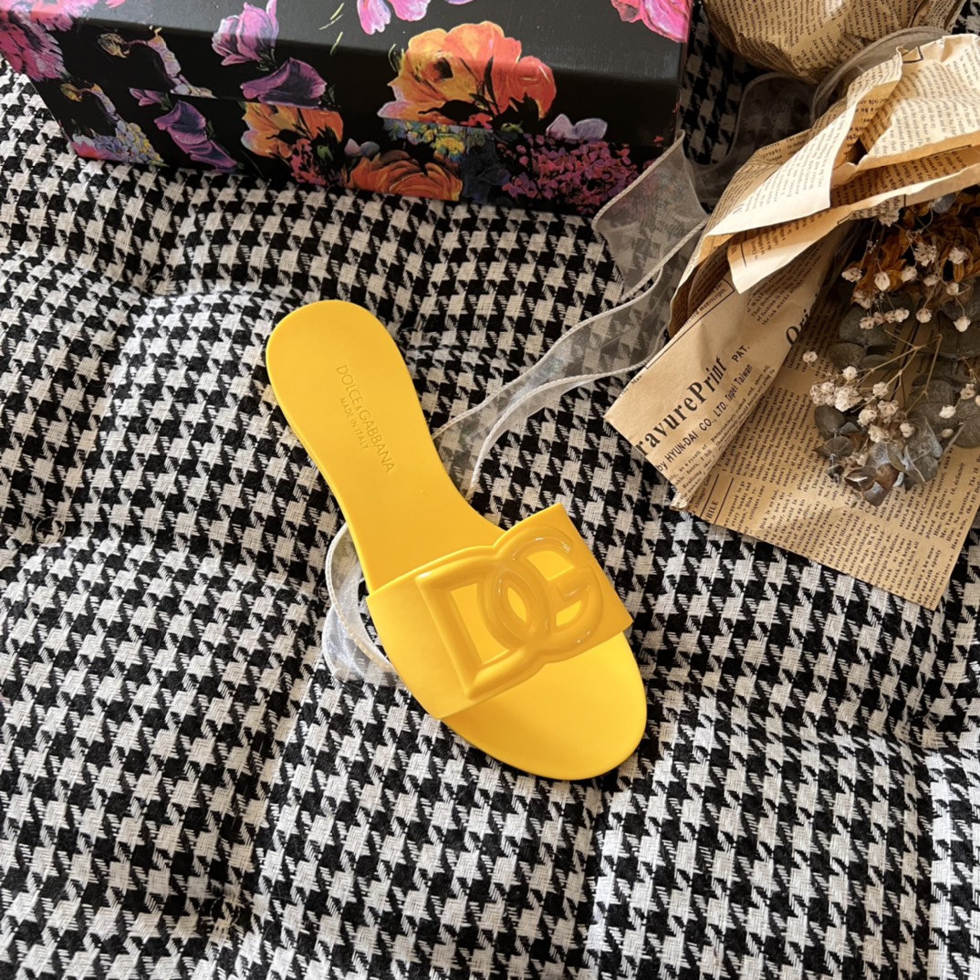 Early Summer Jelly Sandals