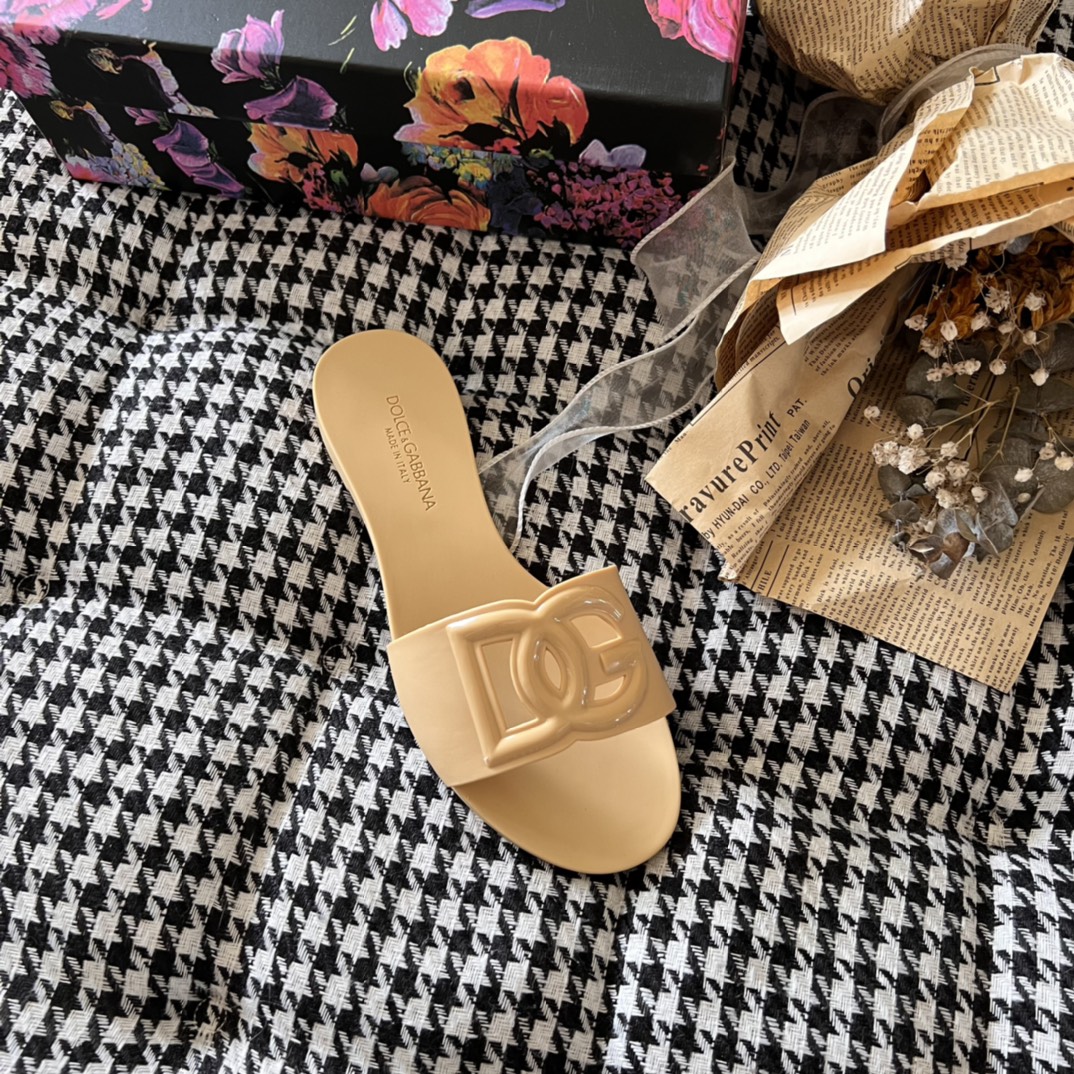 Early Summer Jelly Sandals