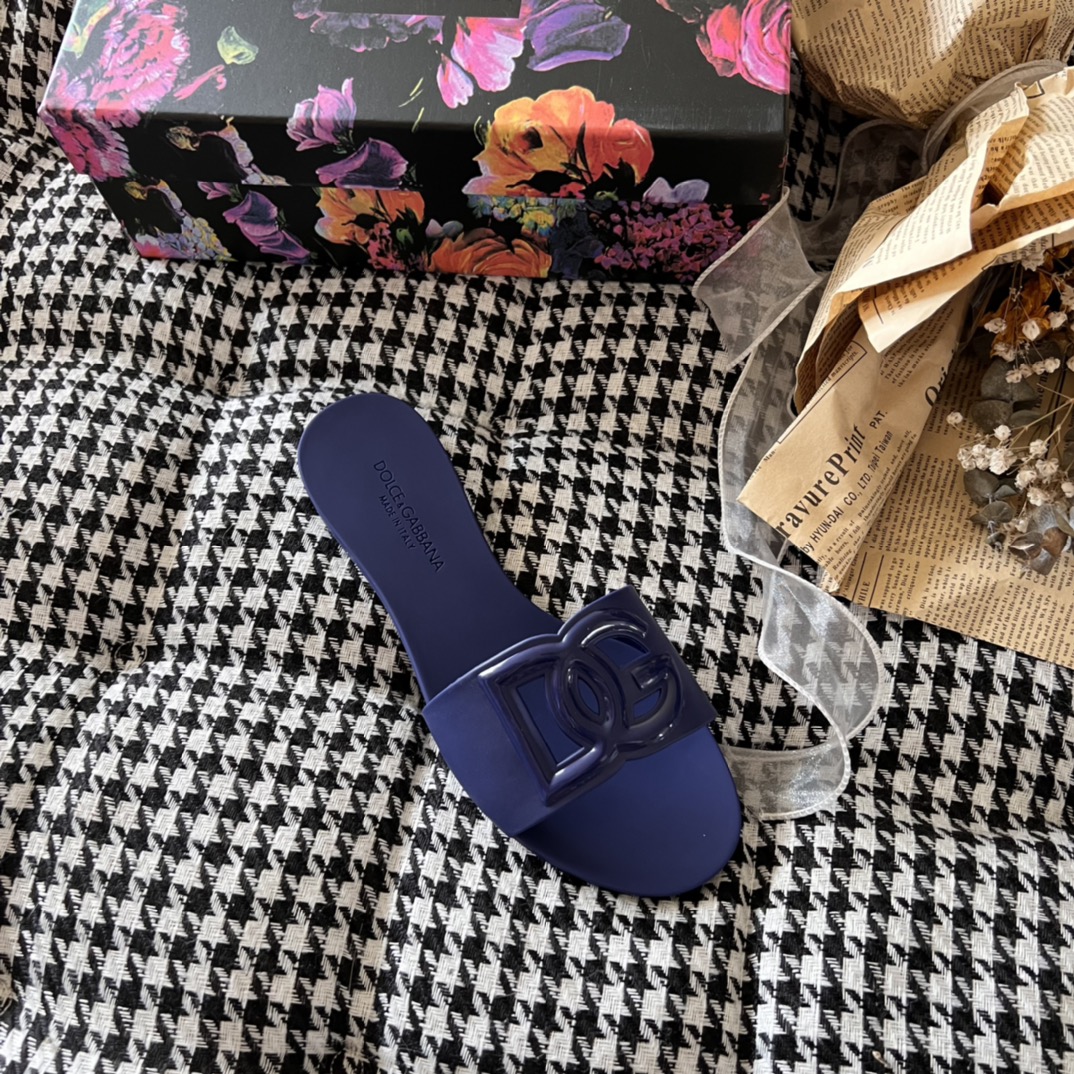 Early Summer Jelly Sandals
