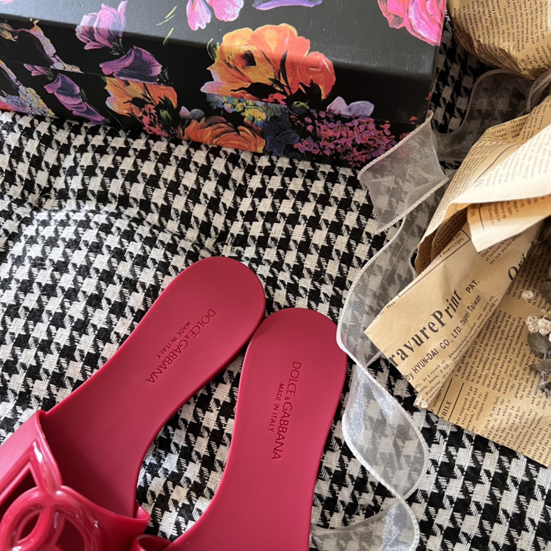 Early Summer Jelly Sandals