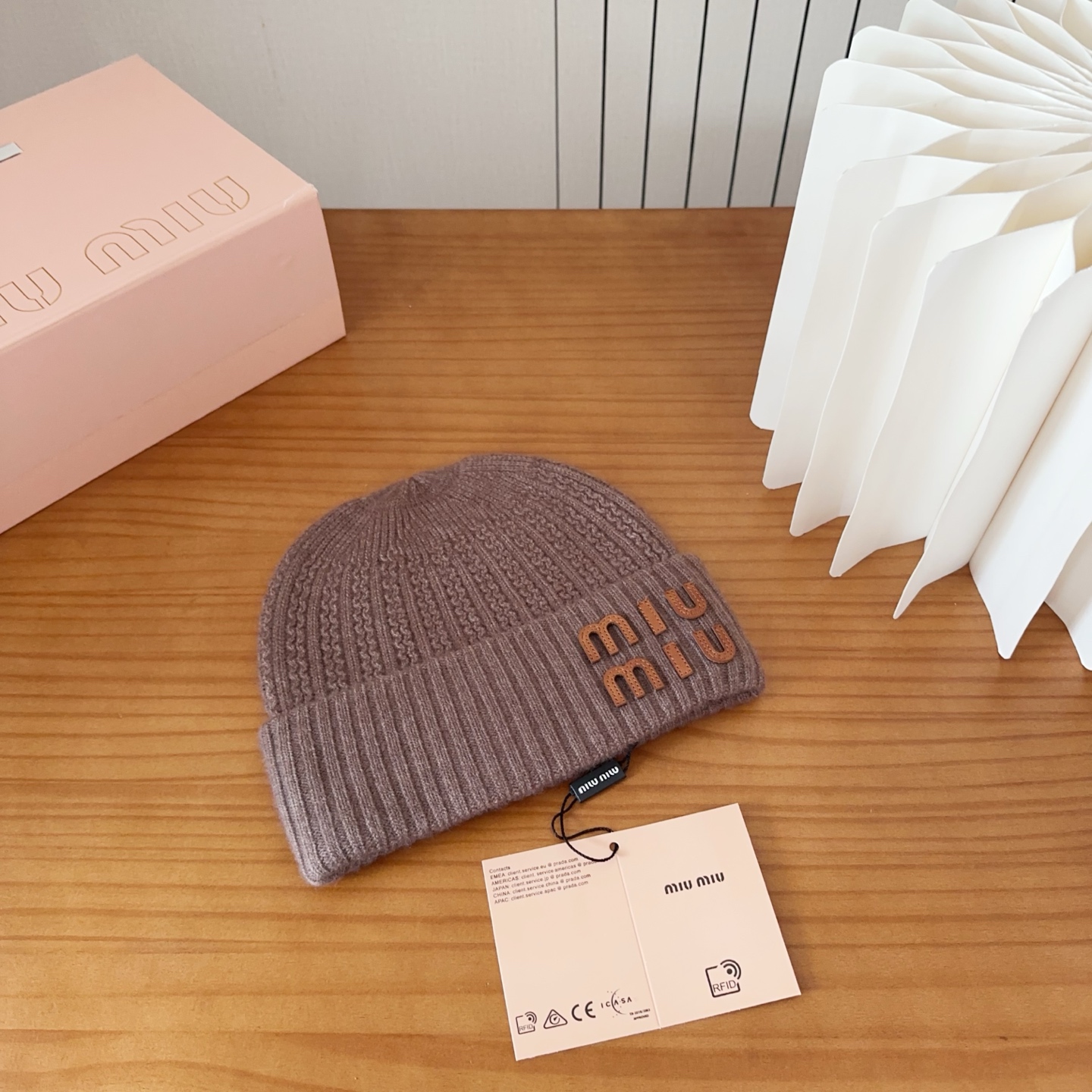 Classic best-selling knitted hat