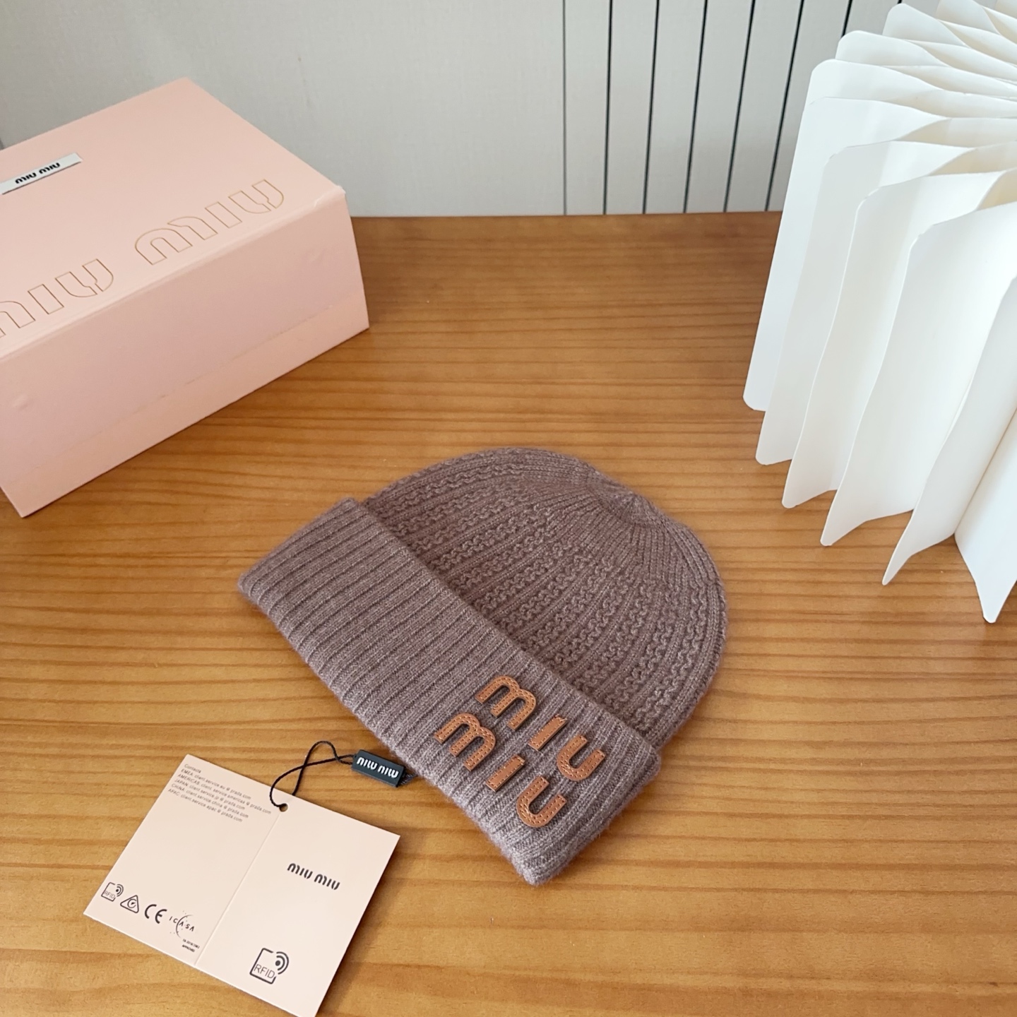 Classic best-selling knitted hat