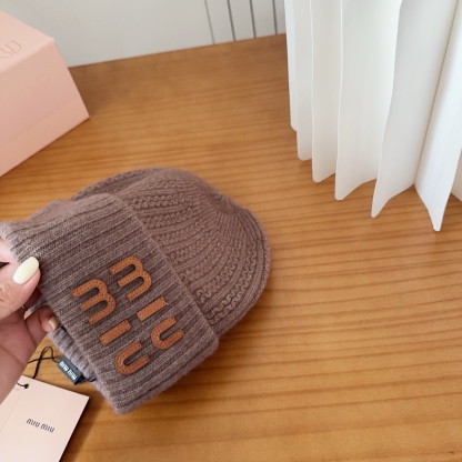 Classic best-selling knitted hat