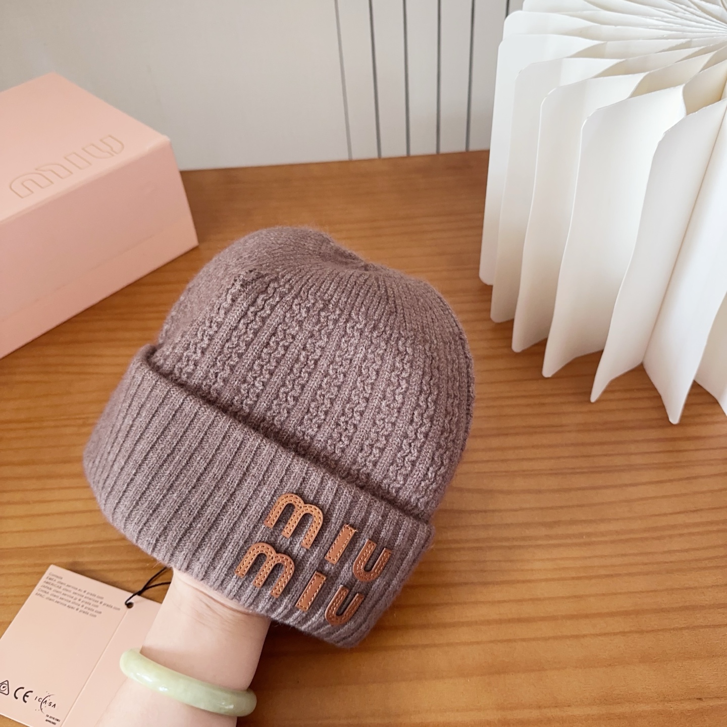 Classic best-selling knitted hat