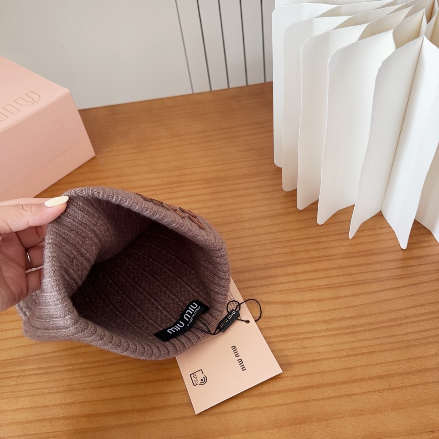 Classic best-selling knitted hat