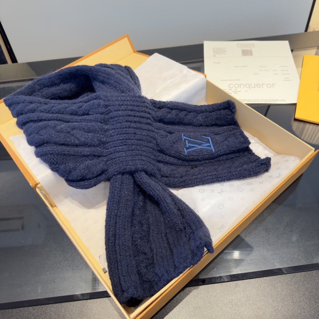 Simple and versatile cashmere scarf