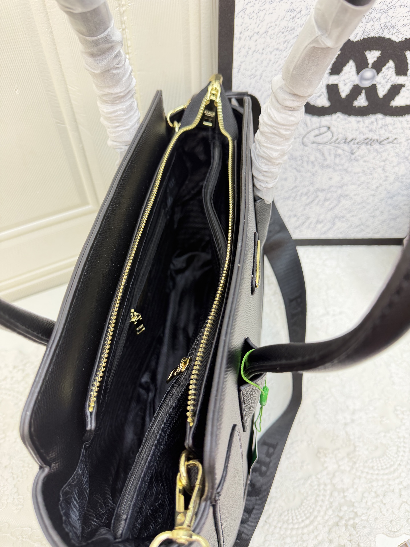 New versatile large-capacity tote bag