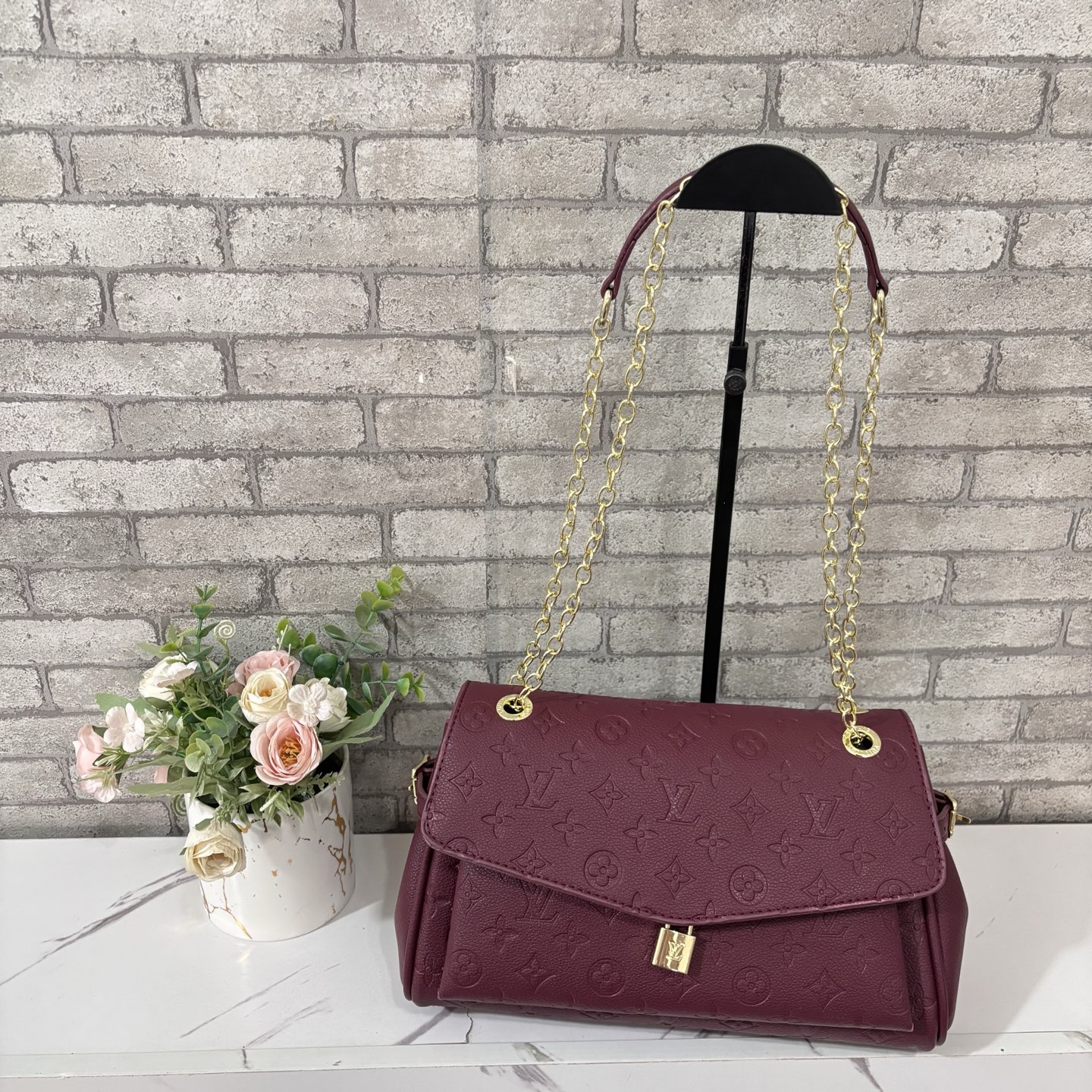 Stylish single-shoulder crossbody bag