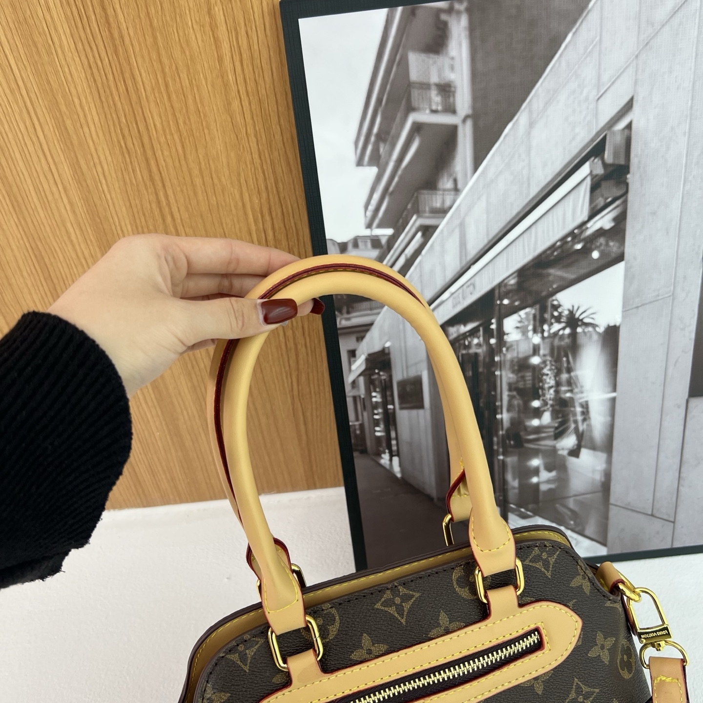 Vintage commuter handbag