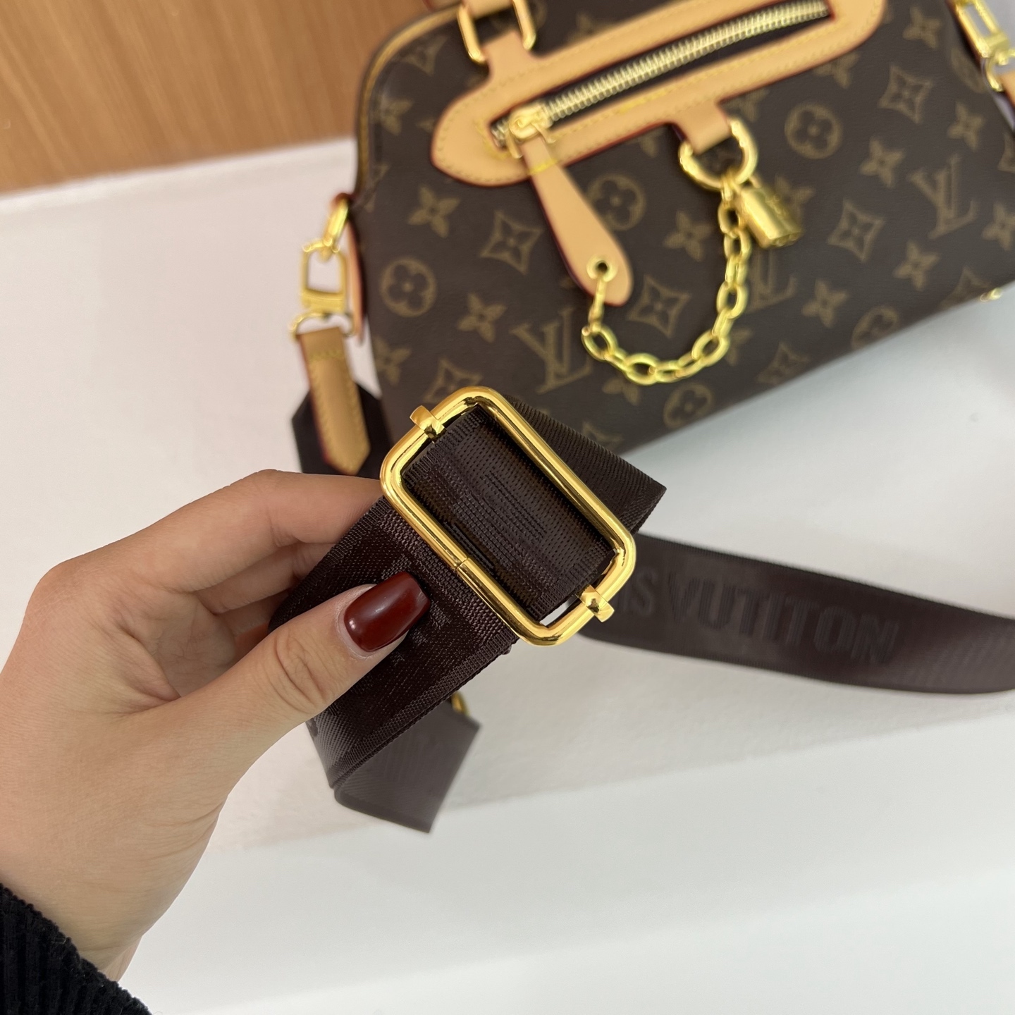 Vintage commuter handbag