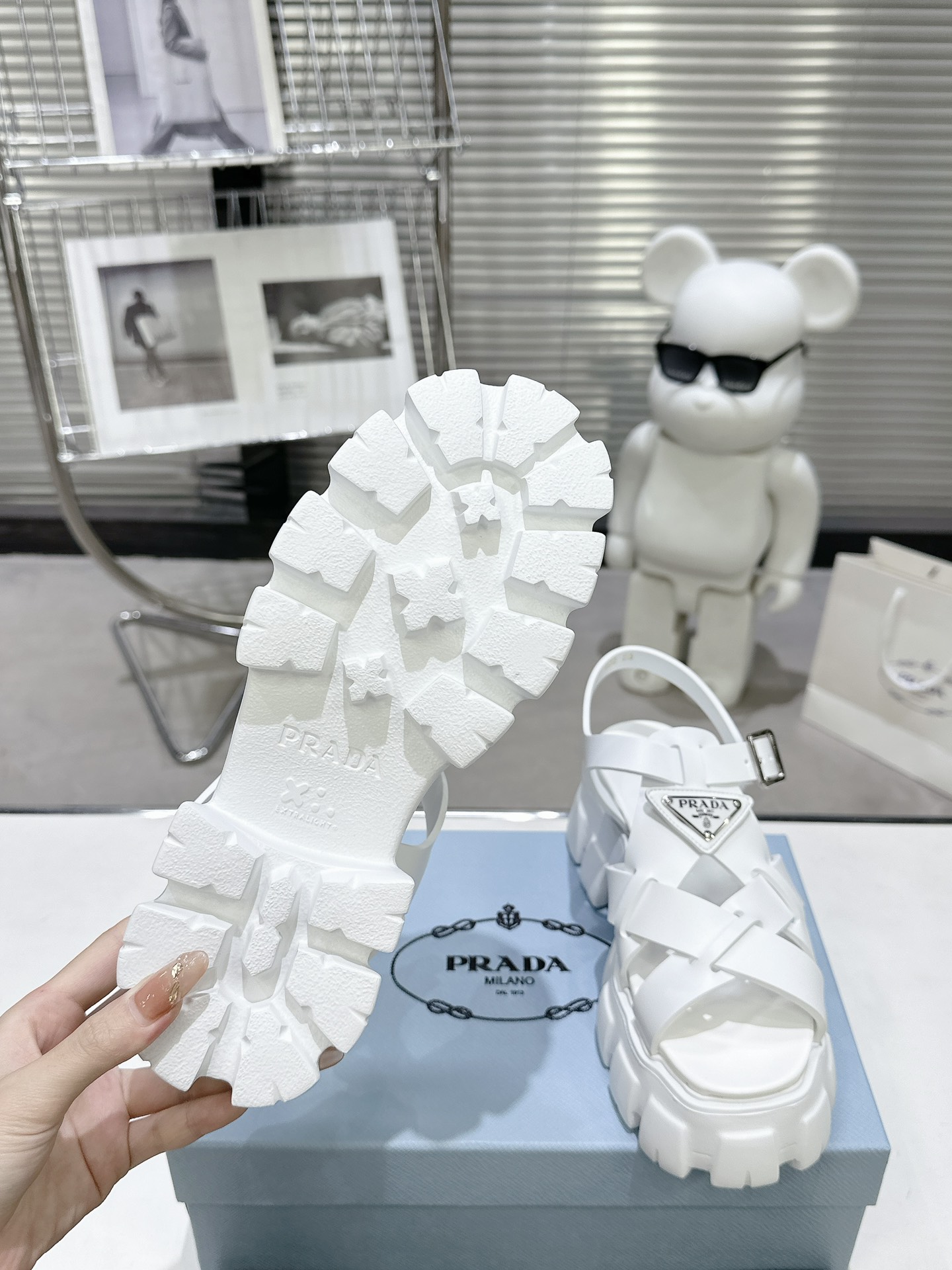 Triangle buckle serrated sole sandals