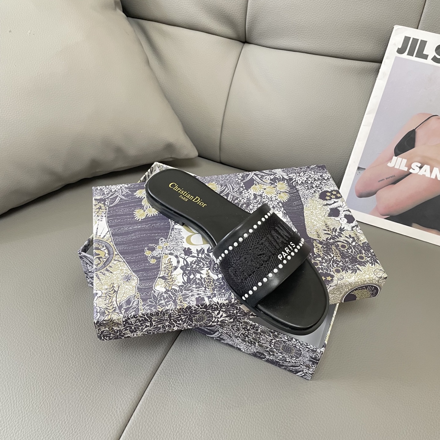 Embroidered Pearl Flat Sandals