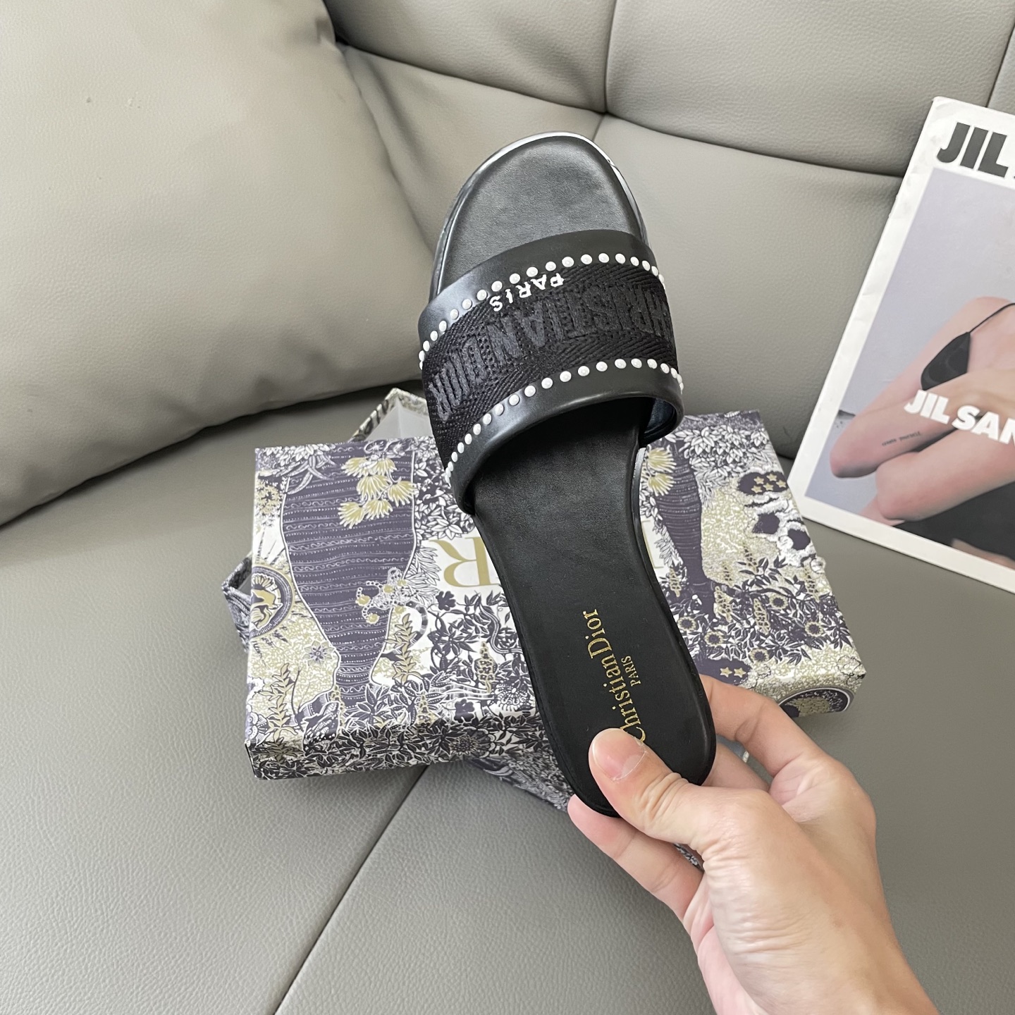 Embroidered Pearl Flat Sandals