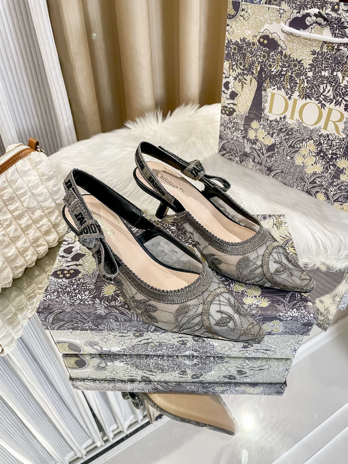 New embroidered kitten heel sandals