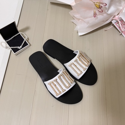 Handmade pearl letter slippers