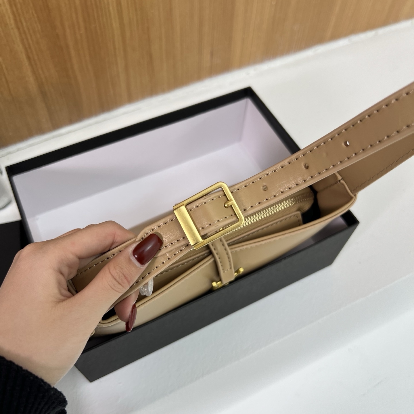 Stylish and minimalist small square bag