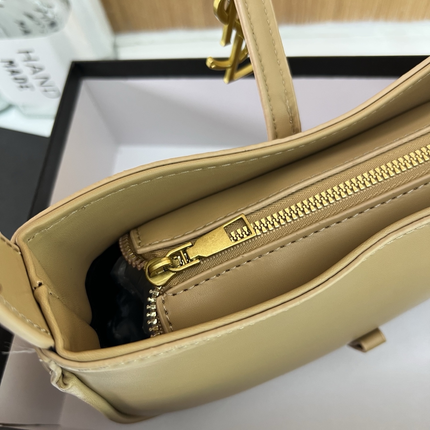 Stylish and minimalist small square bag