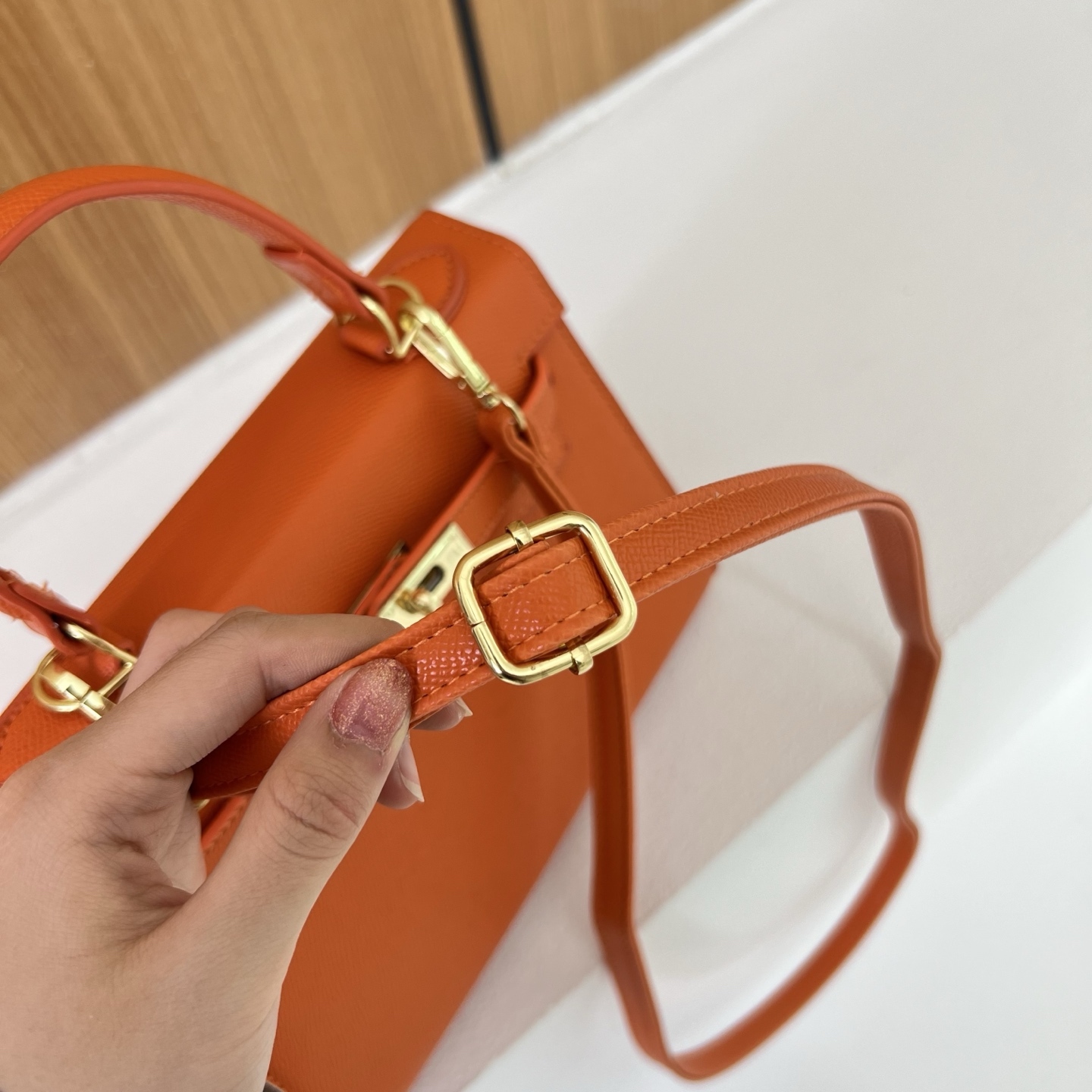 New stylish and high-quality tote/shoulder bag