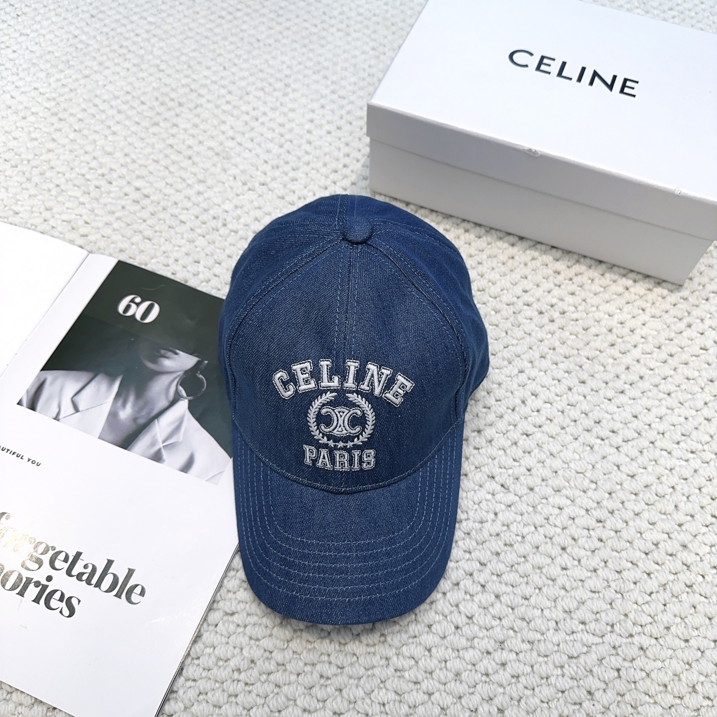 Simple letter design, the latest baseball cap.