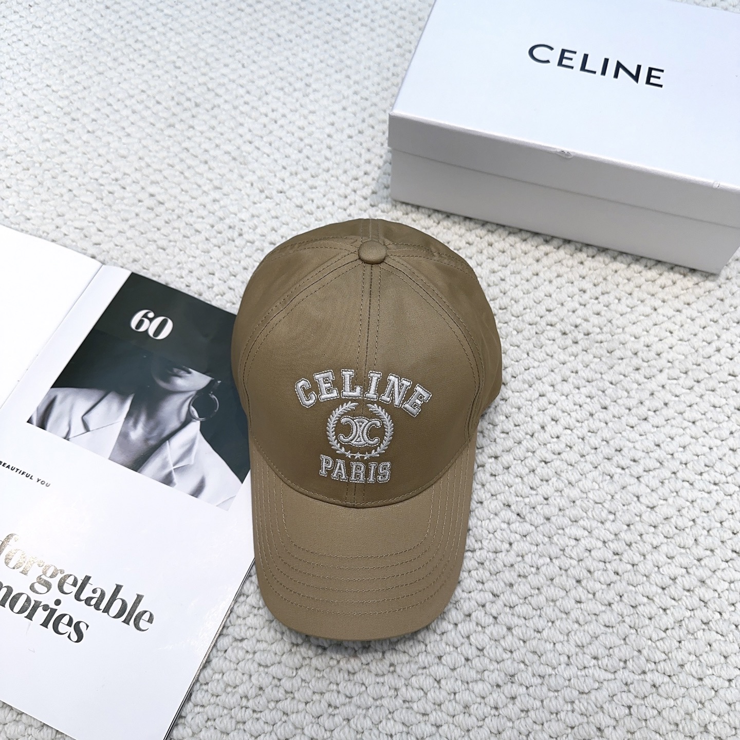 Simple letter design, the latest baseball cap.