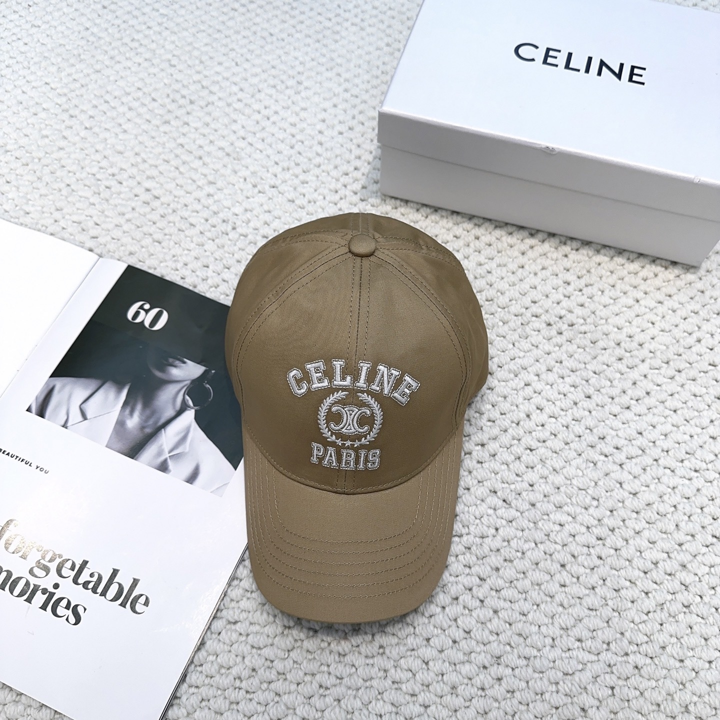 Simple letter design, the latest baseball cap.