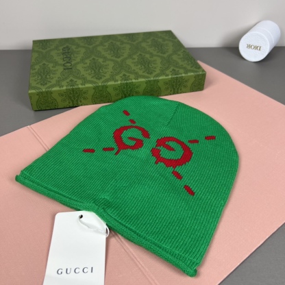 New arrival: Knitted hat with decorative headband.