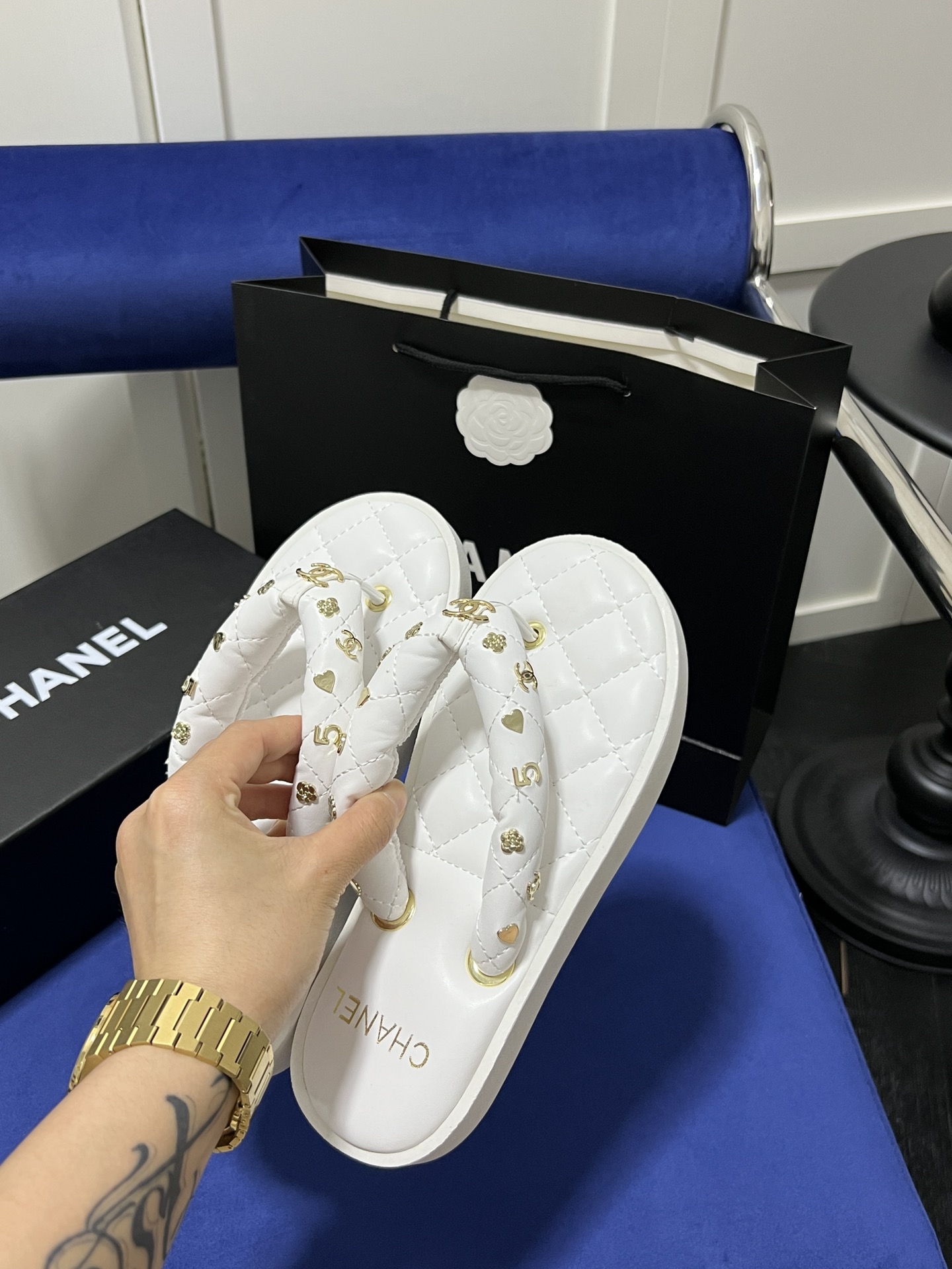 Bread-shaped flip-flops/thong sandals/beach sandals