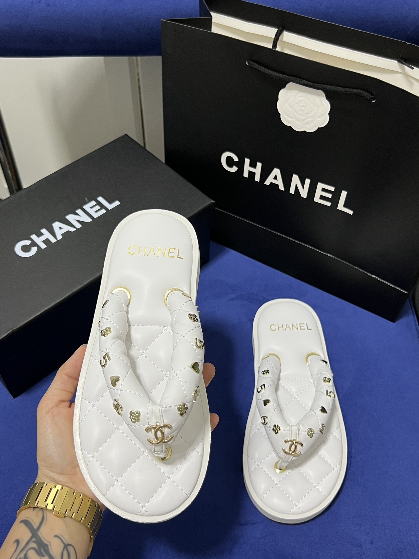 Bread-shaped flip-flops/thong sandals/beach sandals