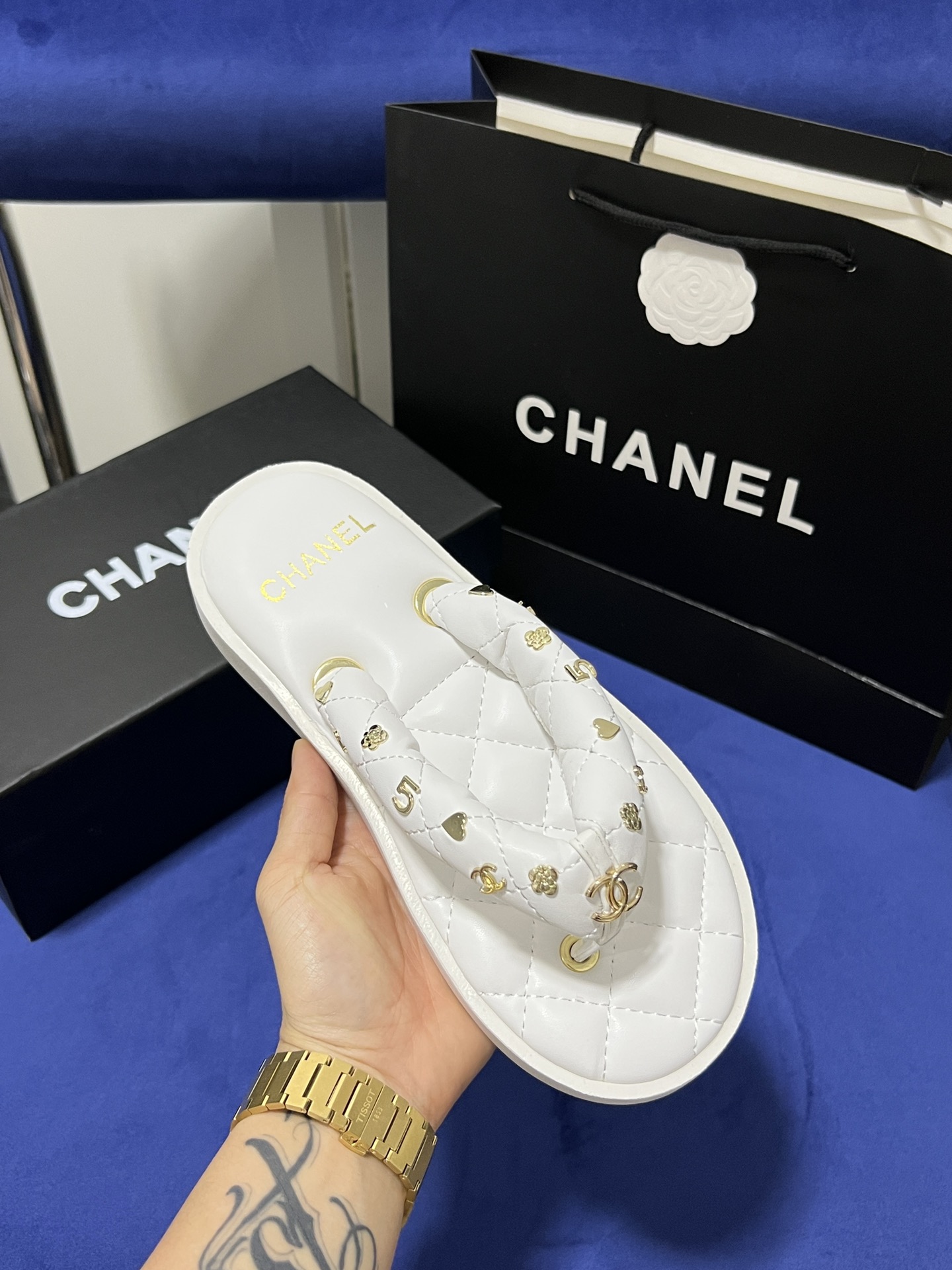 Bread-shaped flip-flops/thong sandals/beach sandals