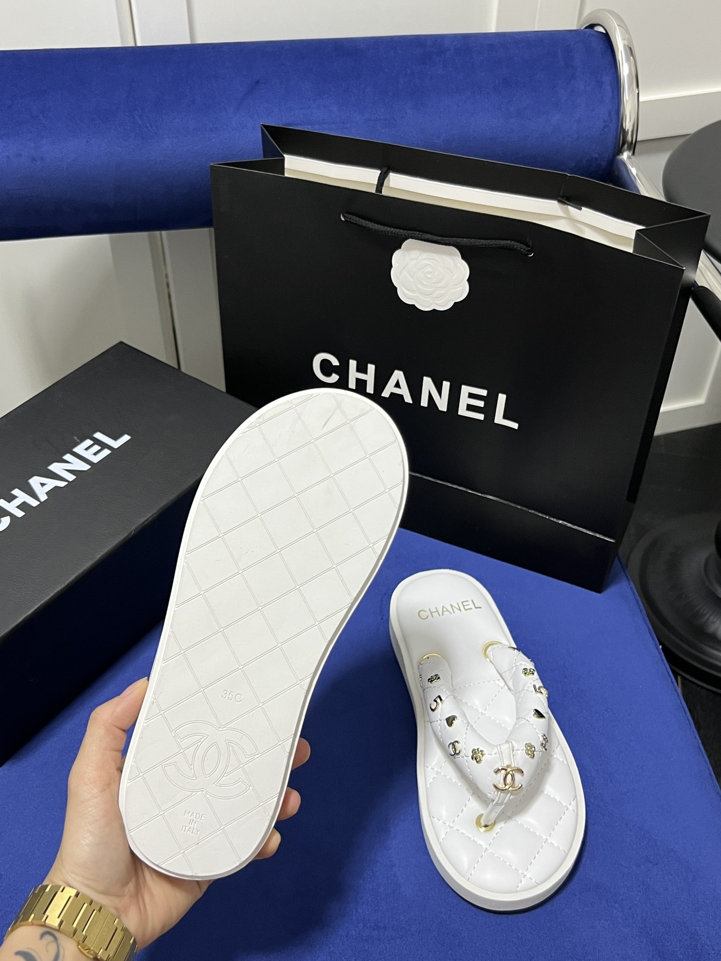 Bread-shaped flip-flops/thong sandals/beach sandals