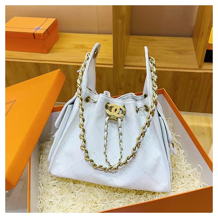 High-end quilted large-capacity chain bag