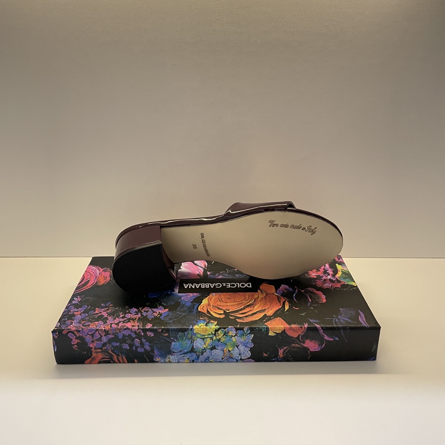 Stylish and classic slippers