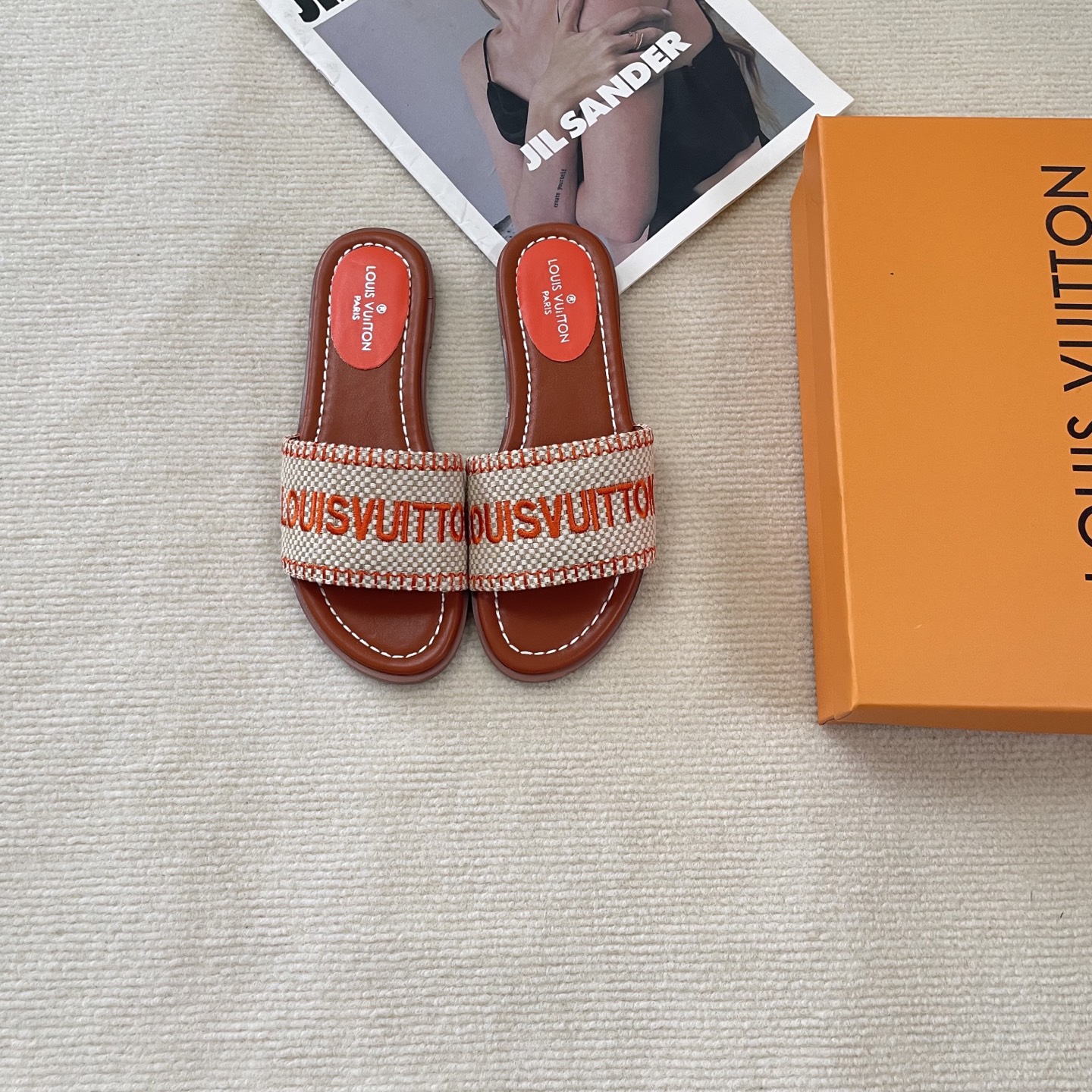 Embroidered flat slippers
