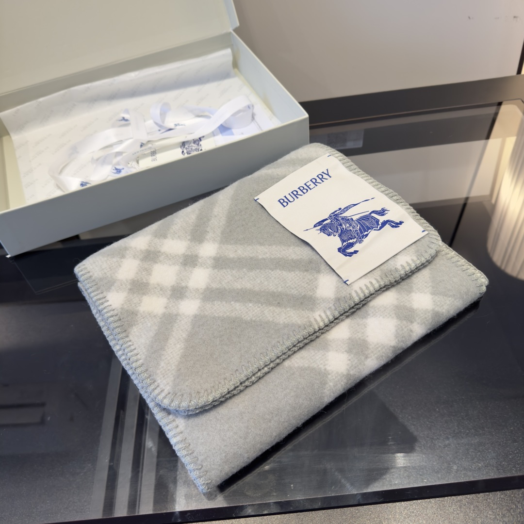 Checked wool scarf