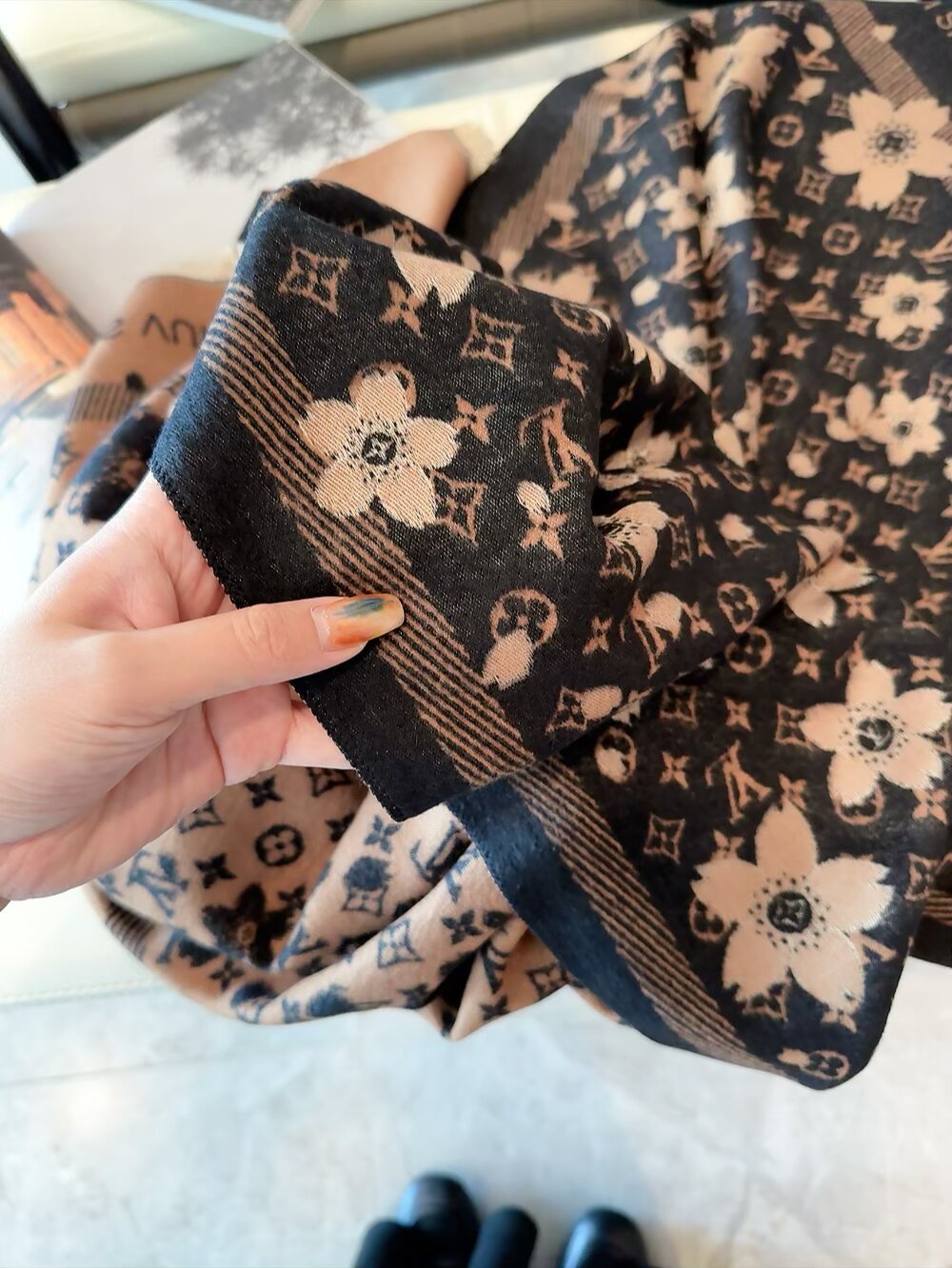 Cherry blossom pattern square scarf