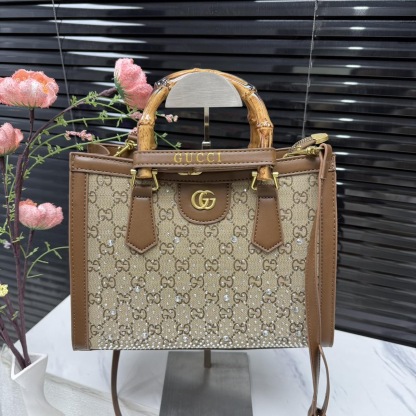 Light luxury large-capacity handbag