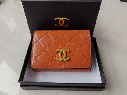 Simple and multi-functional wallet