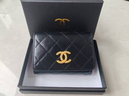 Simple and multi-functional wallet