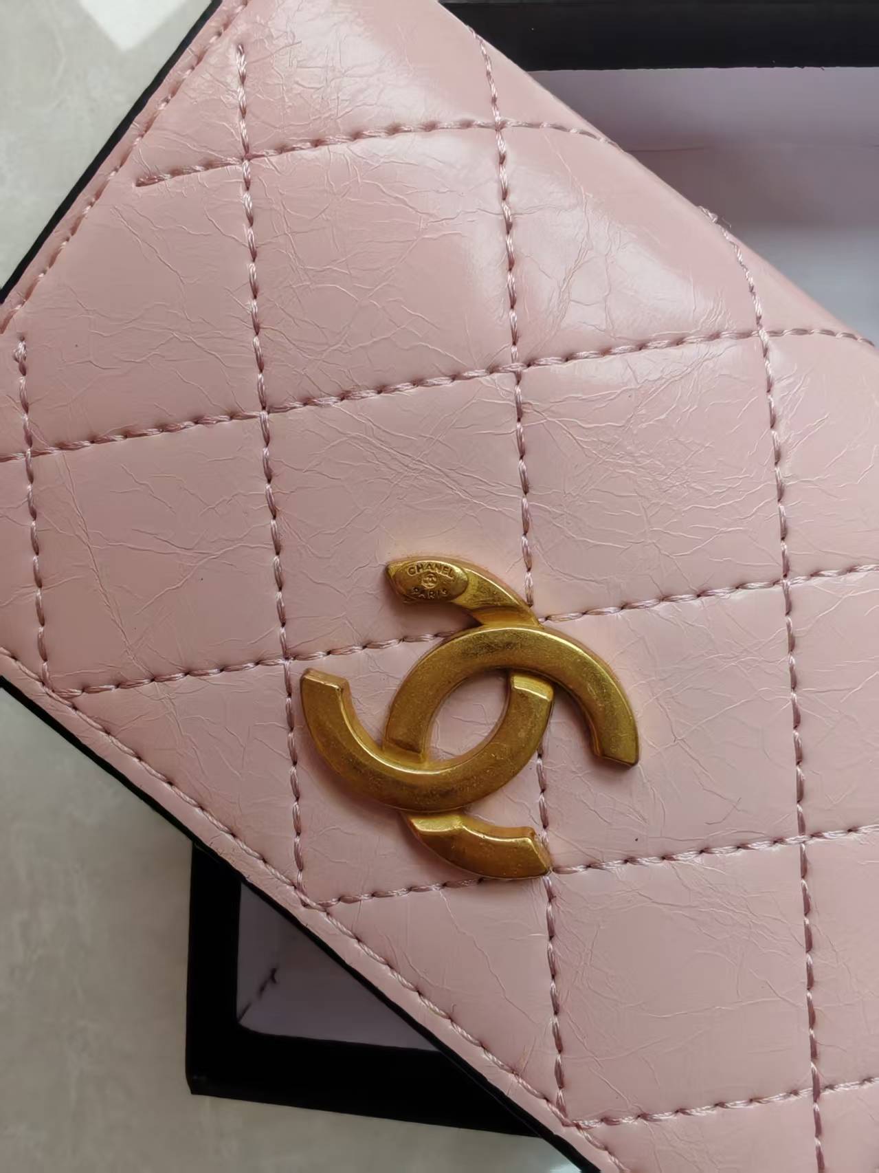 Simple and multi-functional wallet