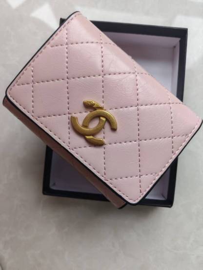 Simple and multi-functional wallet