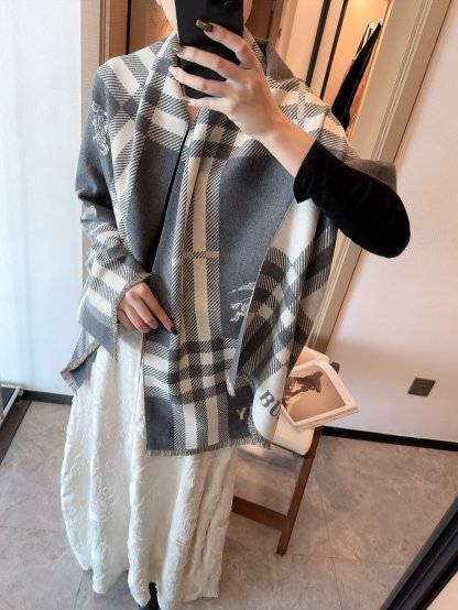 Luxurious cashmere scarf