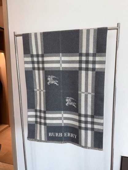 Luxurious cashmere scarf