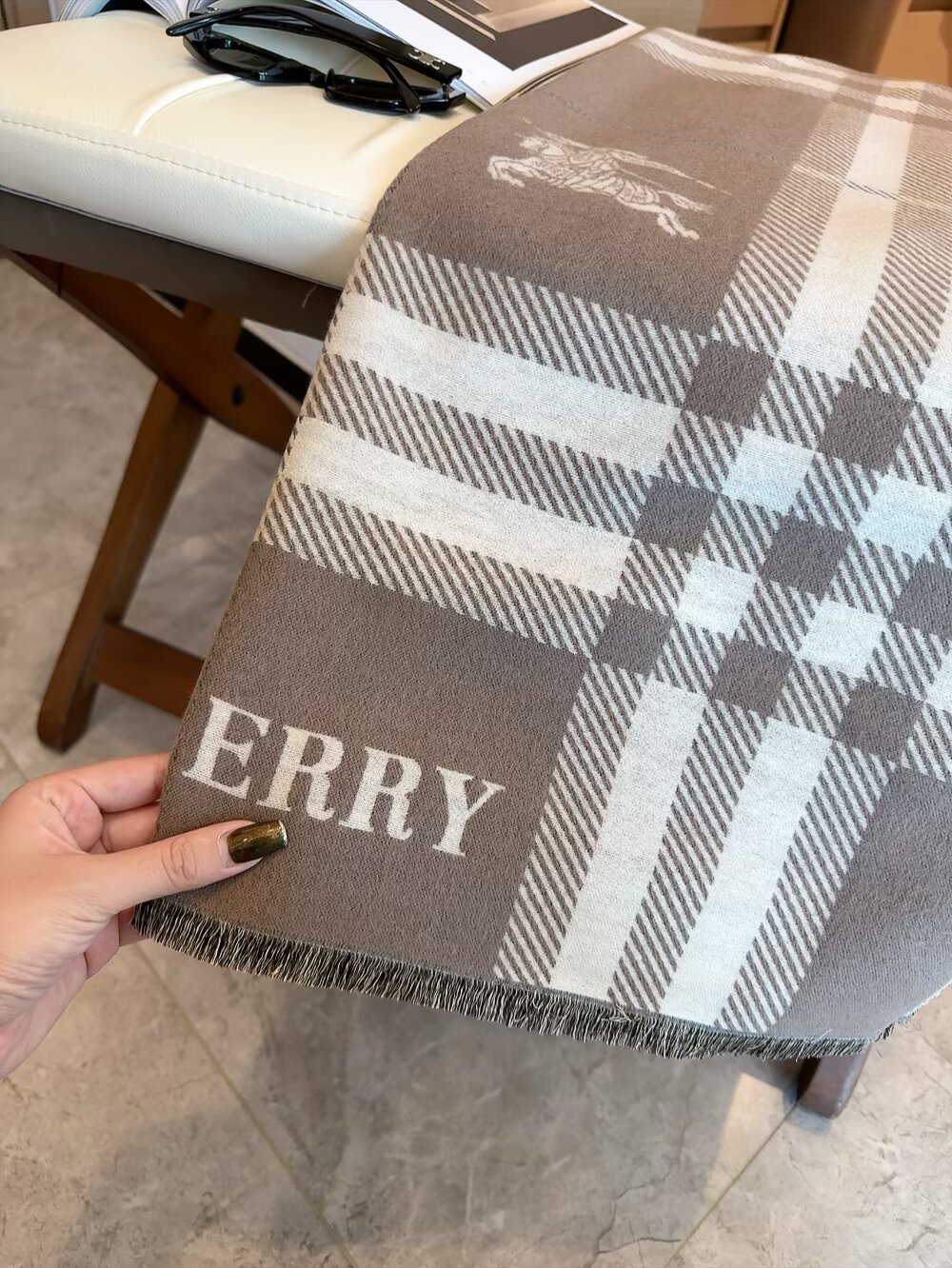 Luxurious cashmere scarf