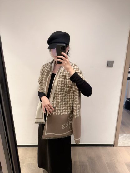 High-end cashmere shawl