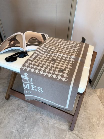 High-end cashmere shawl