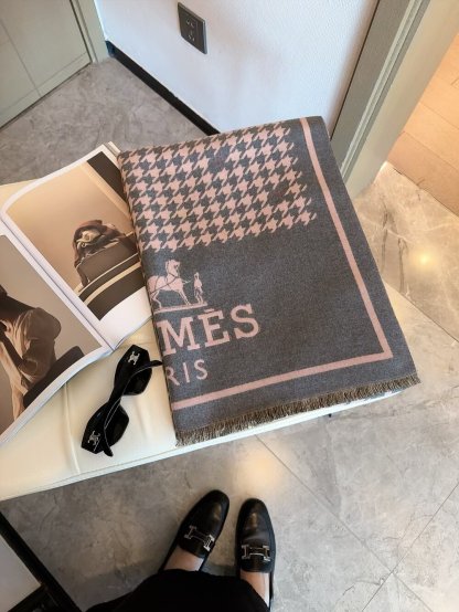 High-end cashmere shawl