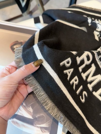 High-end cashmere shawl