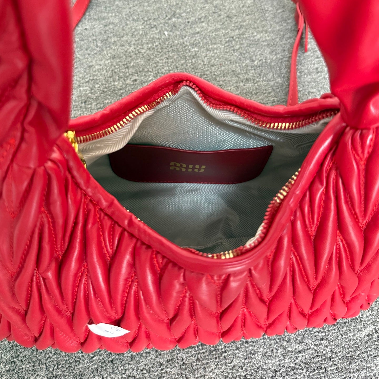 Stylish pleated handbag
