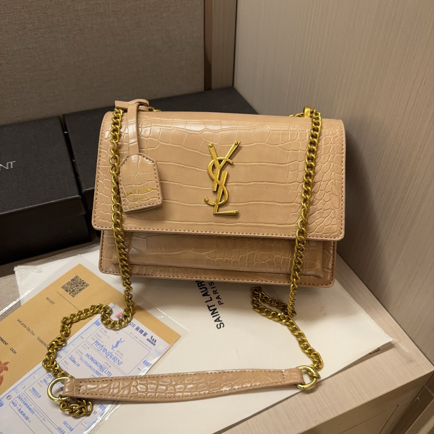 New stylish and versatile chain bag